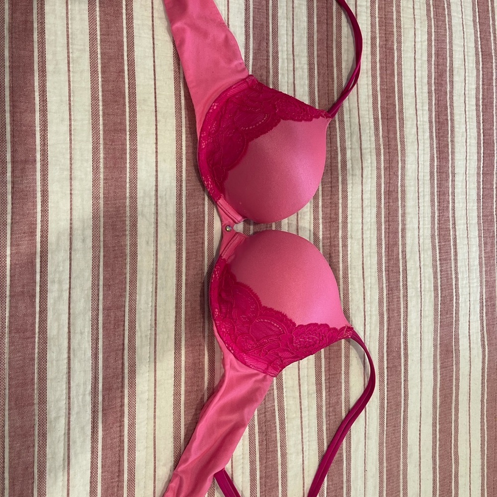Victoria’s Secret very sexy push up bra